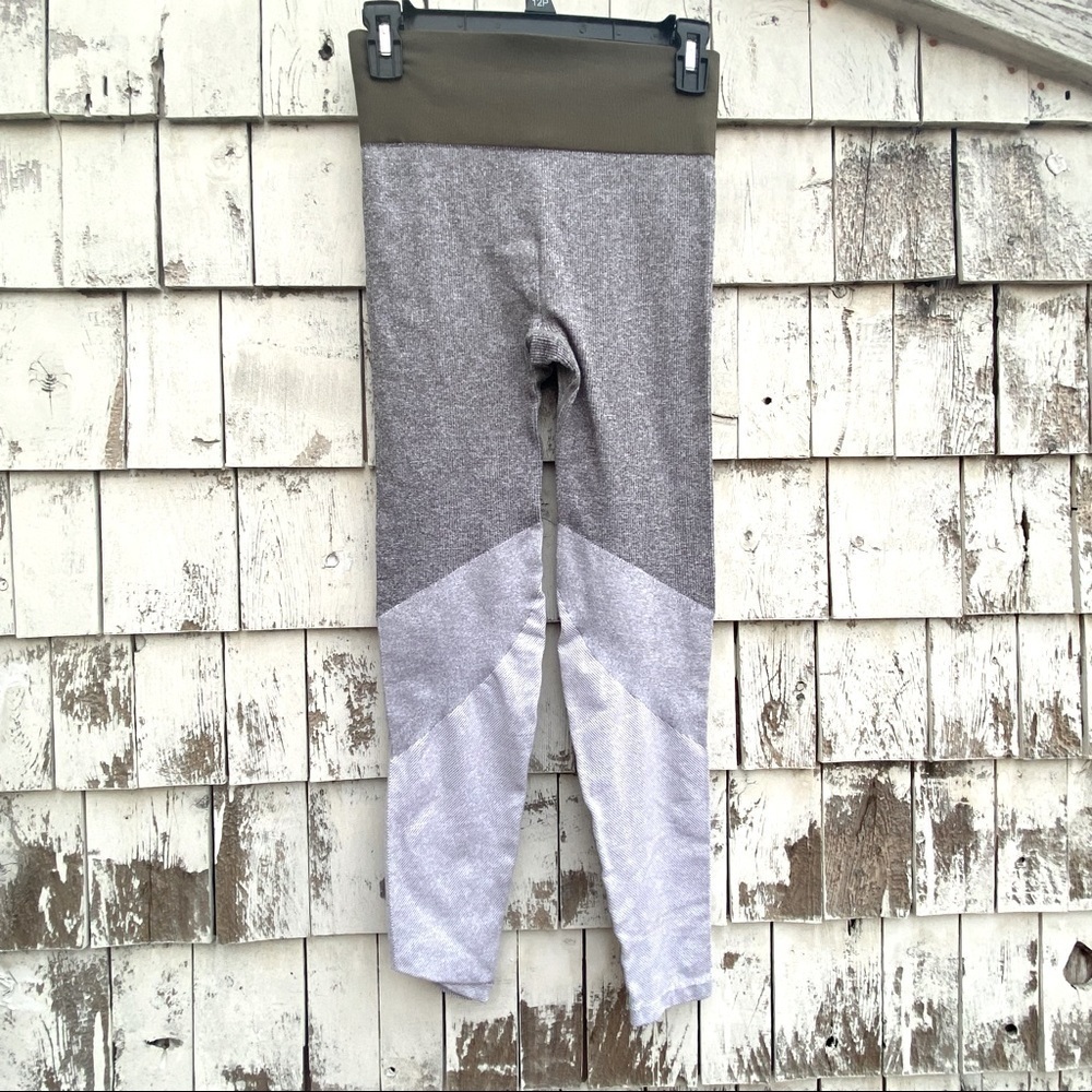 Aerie Seamless Leggings - Picture 2 of 5